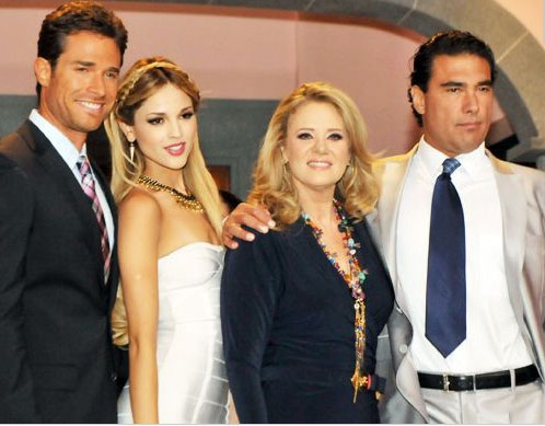 Eiza Gonzalez ,Erika Buenfil y Eduardo Yañez. 