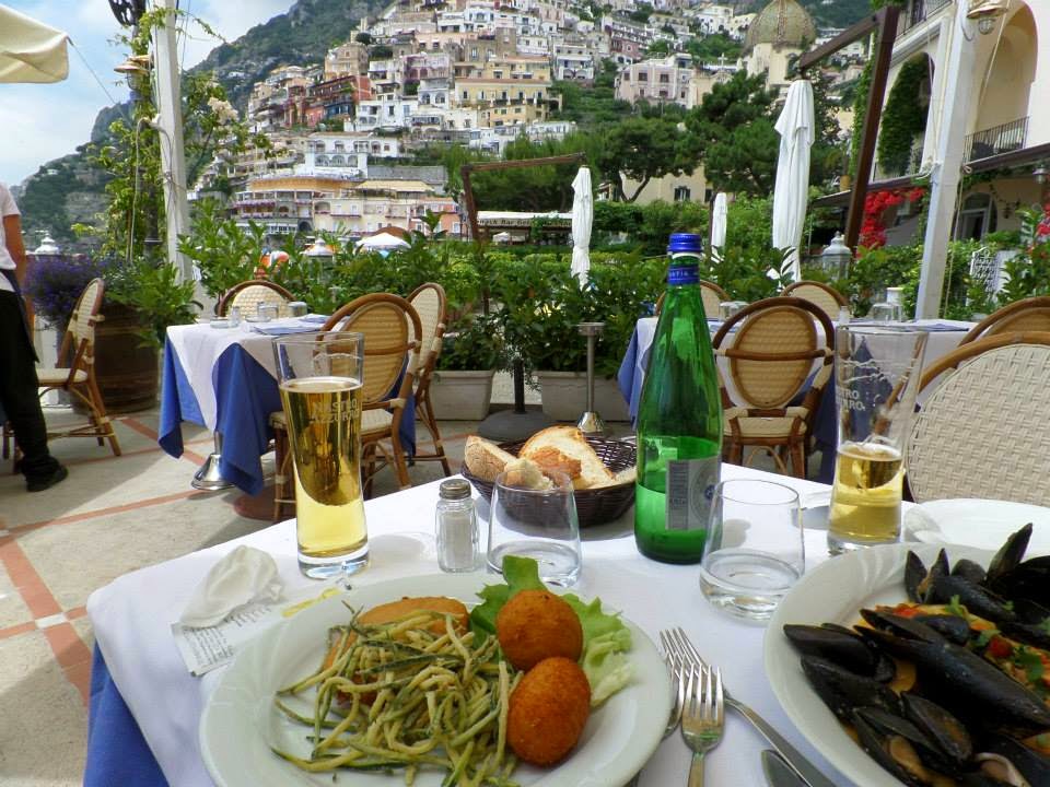 Trendy in Texas, Positano Italy, Positano, Italy, Lunch on the beach, Beach, Restaurant, Lunch, Mussels, Pasta