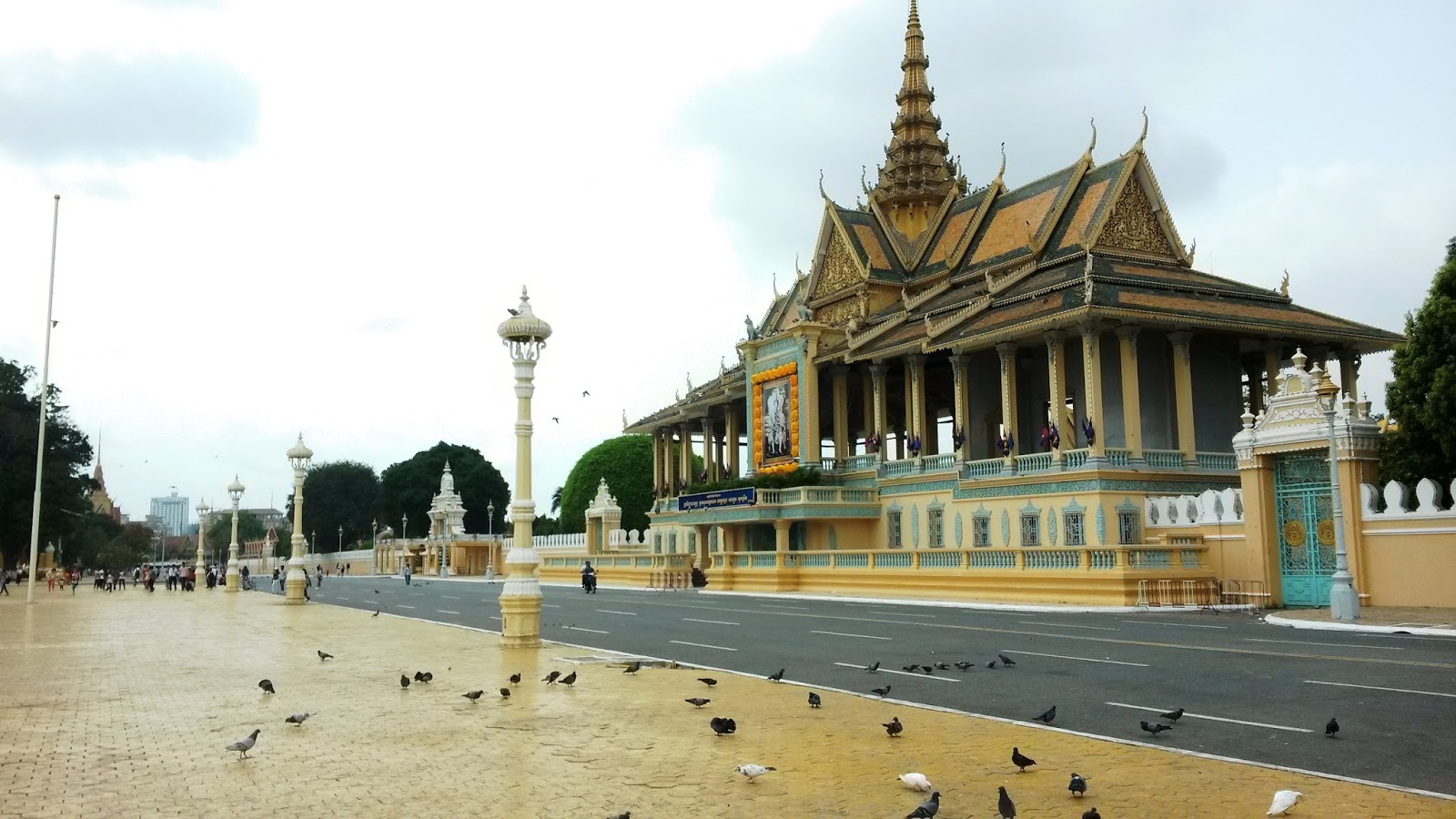 AUFA JOURNEY Eksplore Phnom Penh Kamboja