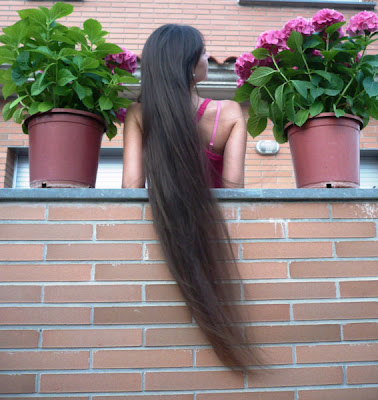 Longest Hair Girls in The World