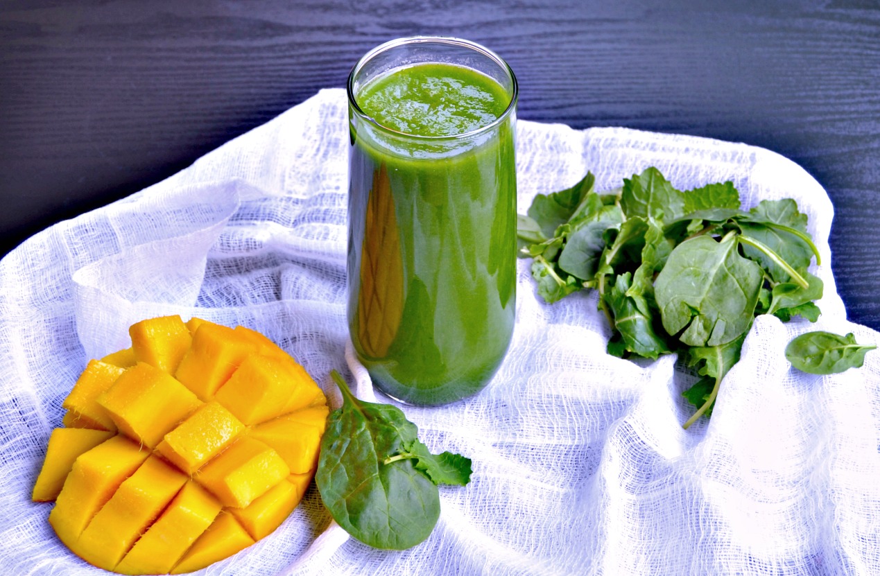 Mango Spinach Smoothie.. Forks N Knives