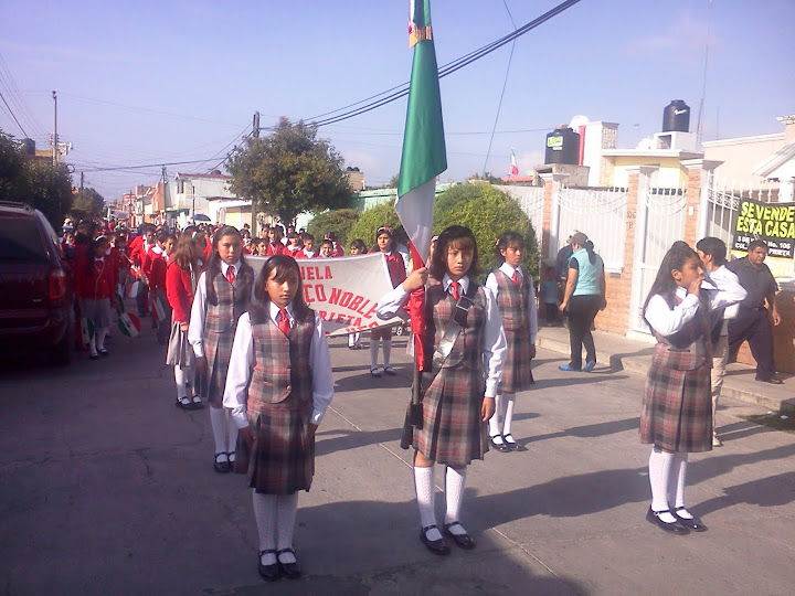 DESFILE 15 DE SEPTIEMBRE...2012