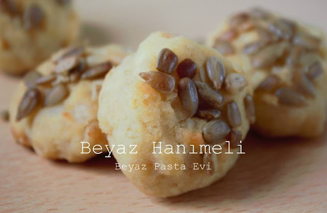 BEYAZ HANIMELİ Yulaflı, lor peynirli tuzlu kurabiye