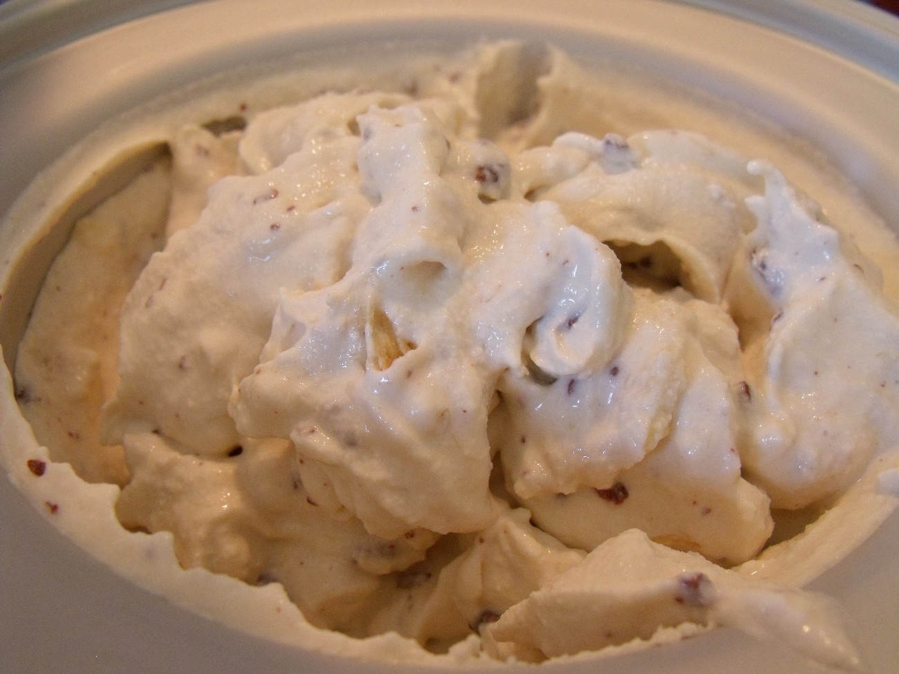 Clever, Crafty, Cookin' Mama: Banana Caramel Ice Cream with Chocolate
