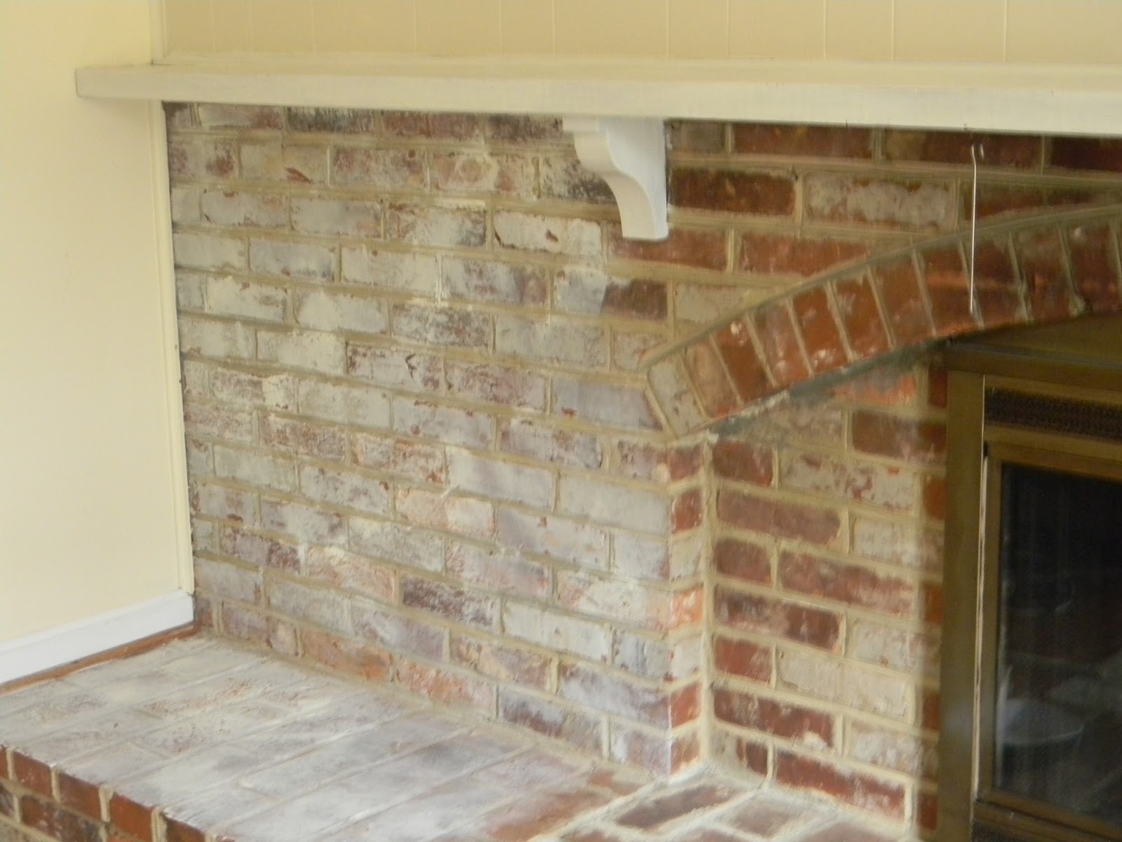 Simple Chalk Paint On Exterior Brick for Living room