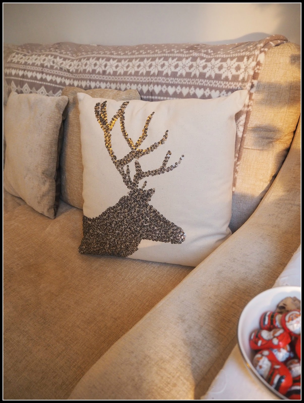 mamasVIB | V. I. BUYS: 5 Fast Ways... to style up your front room this Christmas, christmas decorations, debenhams christmas shop, debenhams, interiors, styling, christmas decorating, simple tricks to dress up front room, living room style, christmas decs, xmas rooms, shopping, room makeover, simple makeover