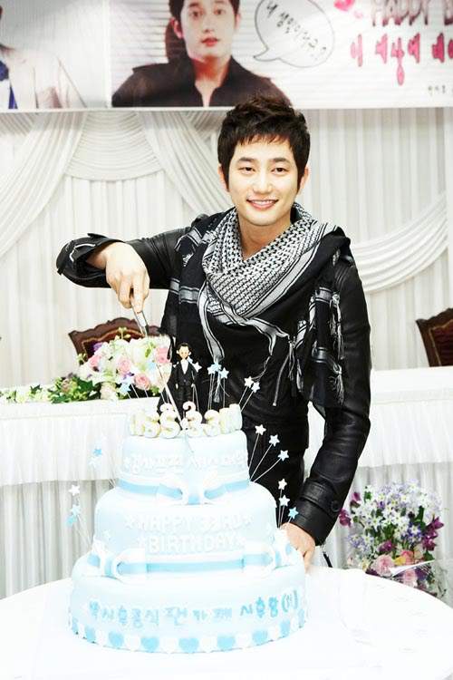 Korean Drama | Artist | News: Park Si Hoo