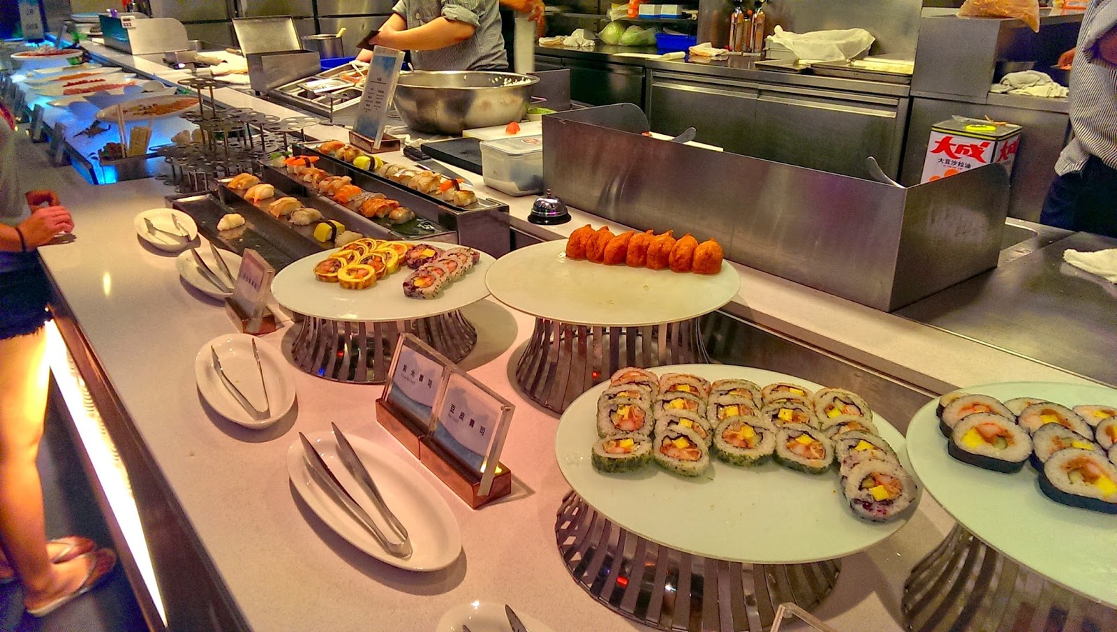 2015 07 01%2B19.15.13 - [食記] 台北京站 - 饗食天堂，有生魚片吃到飽的高級自助餐廳！