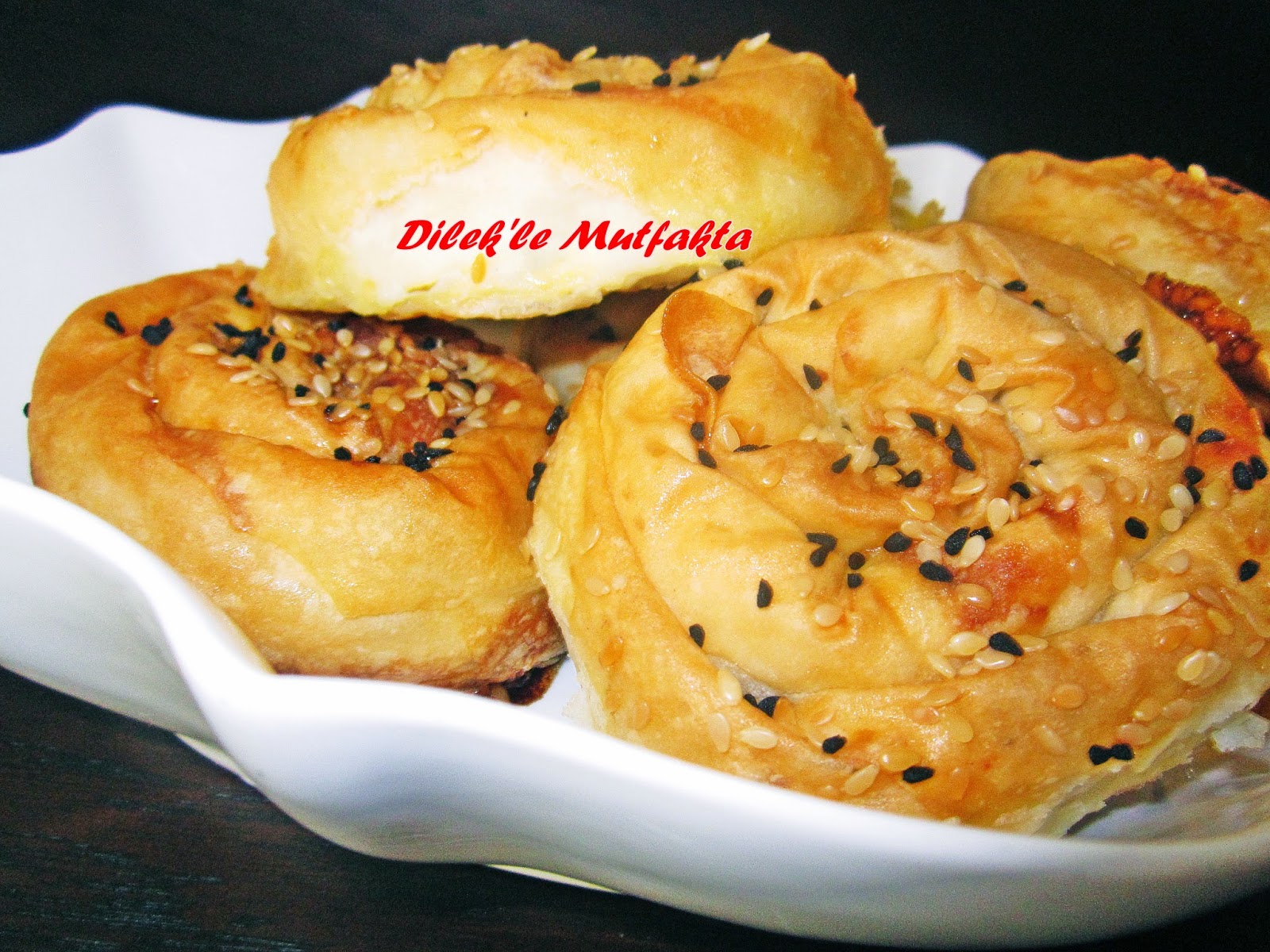 Patatesli, Peynirli Hazır Yufkadan Gül Böreği Dilek�le Mutfakta