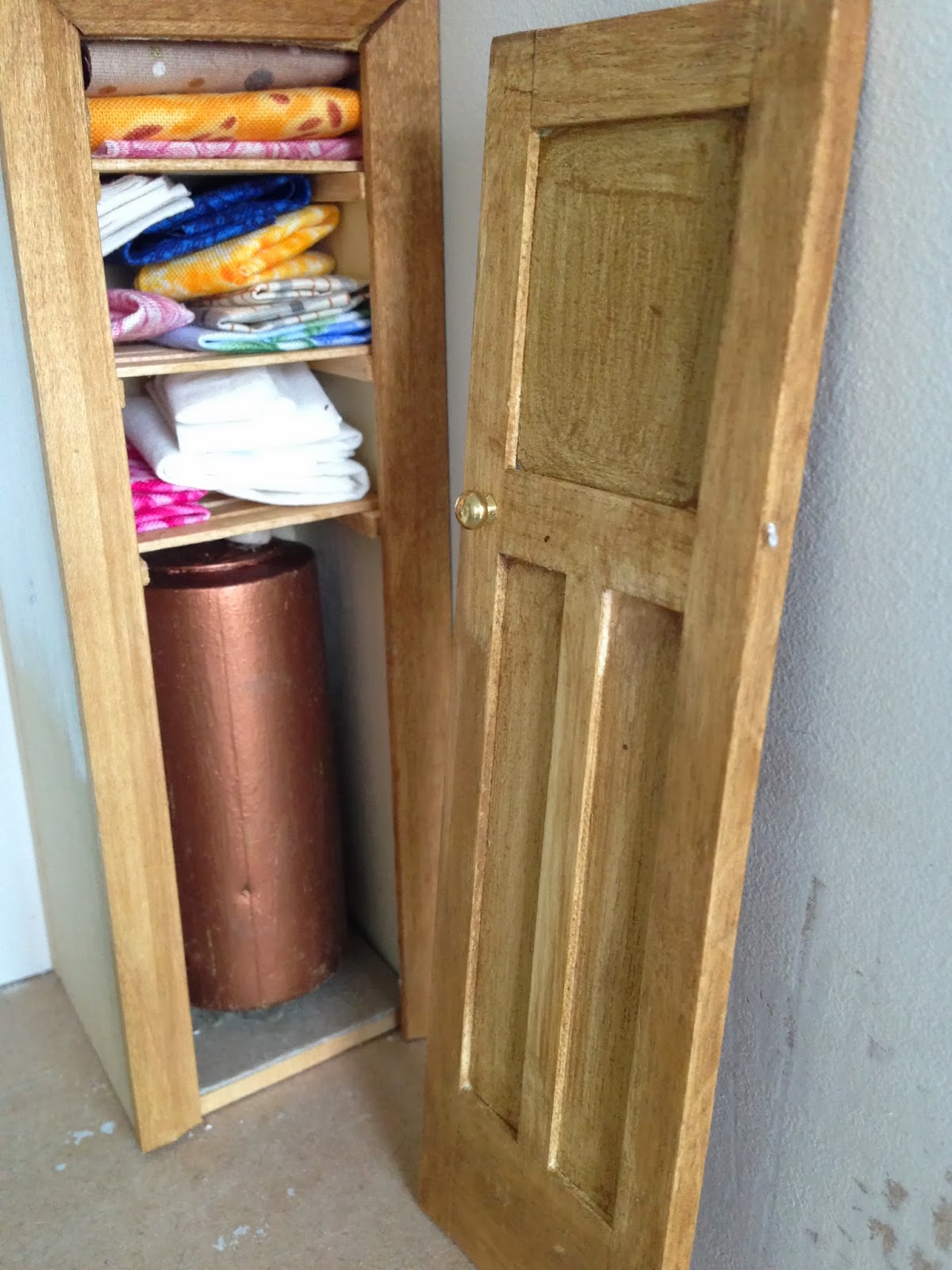 MOUNTFIELD DOLLSHOUSE Airing cupboard and tank in situ