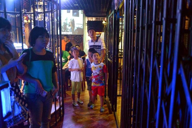 789 A Jail Cell Themed Restaurant in China, a very popular variety of themed restaurants. Probably for this reason, in the Chinese city of Tianjin was opened restaurant in prison style.
