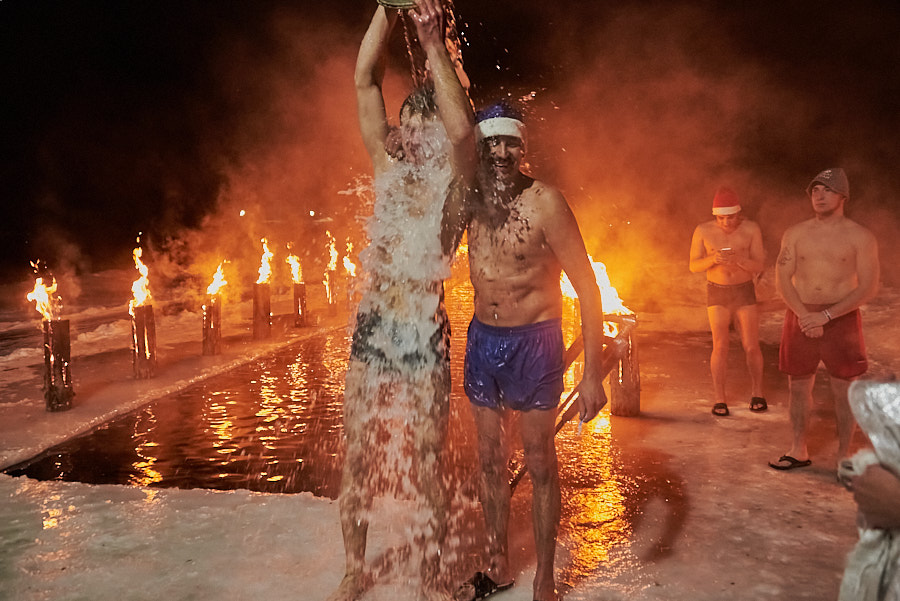 Предновогодний ночной заплыв.