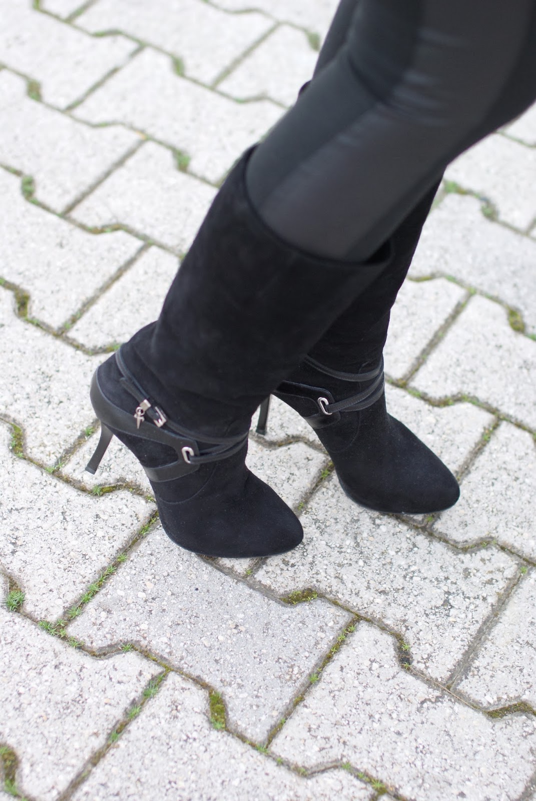 Cesare Paciotti boots, black leggings, Fashion and Cookies, fashion blogger