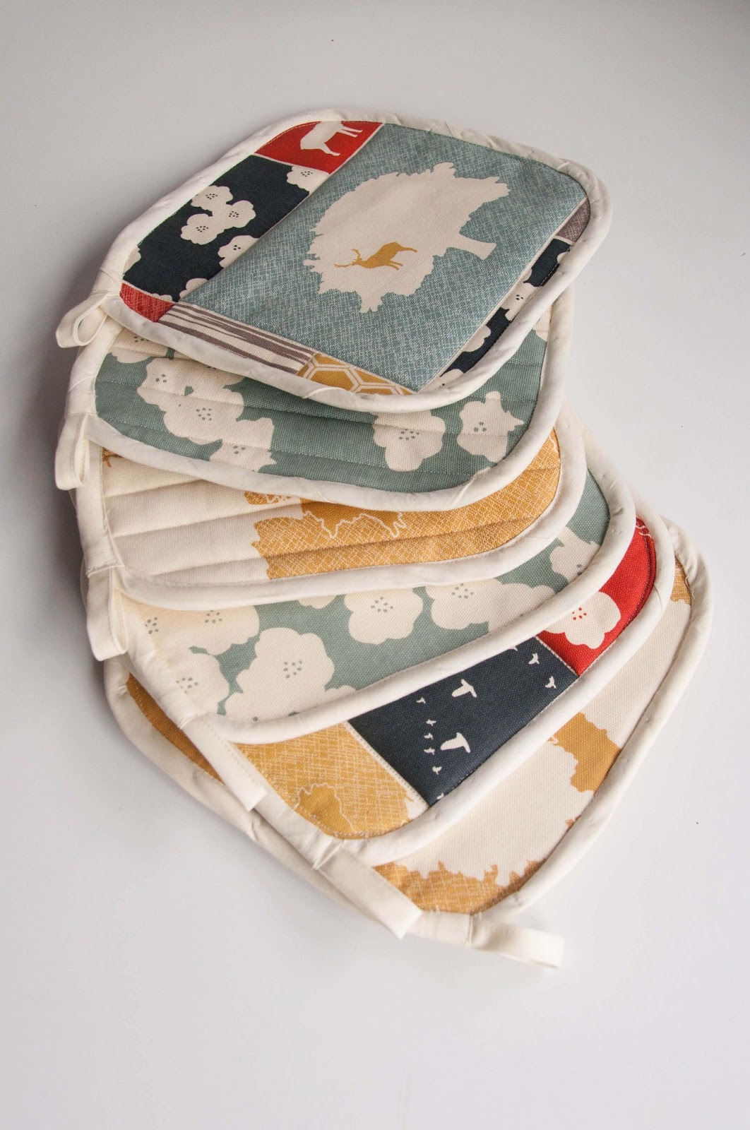 Tutorial Organic Canvas Pot Holders from Guest Blogger Aesthetic Nest