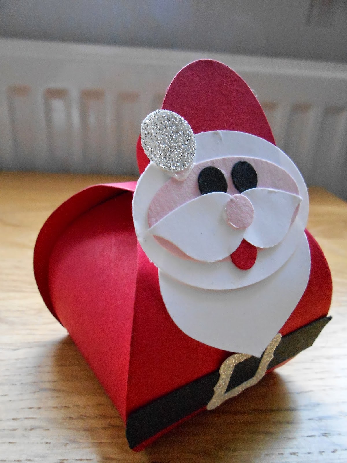 Linda's Craft Room: Christmas curvy keepsake boxes
