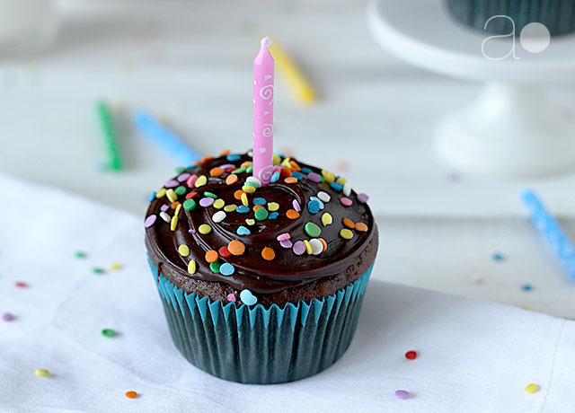 chocolate-birthday-cupcakes-3.jpg