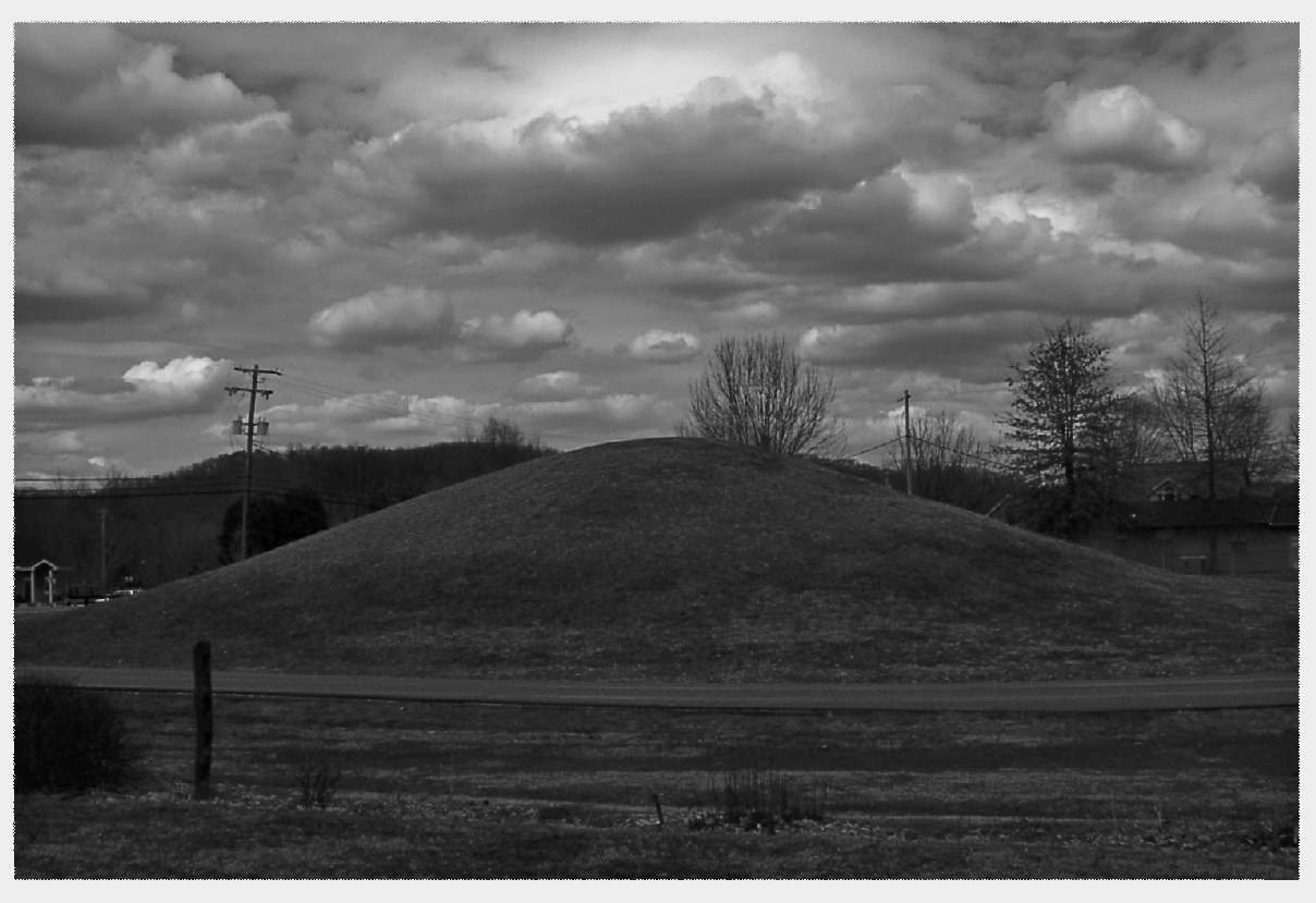 Mound Builders A Travel Guide to the Ancient Ruins in the Ohio Valley