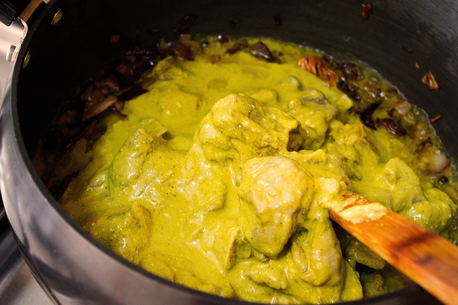 Kacha Lanka Mangsho / Green Chilli Mutton Curry Eat Read & Cook