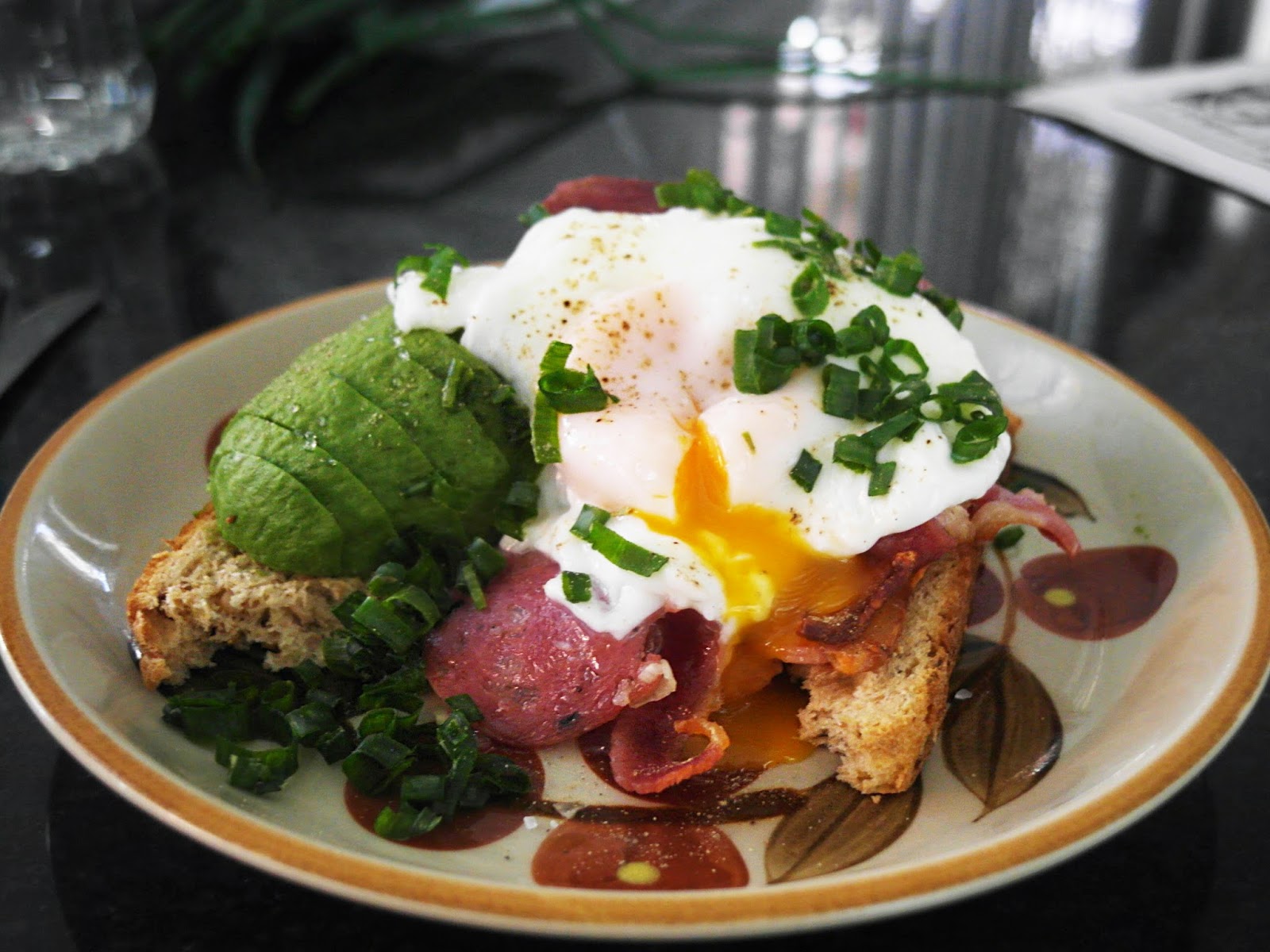 polyphagia ♣ poached egg and bacon on toast