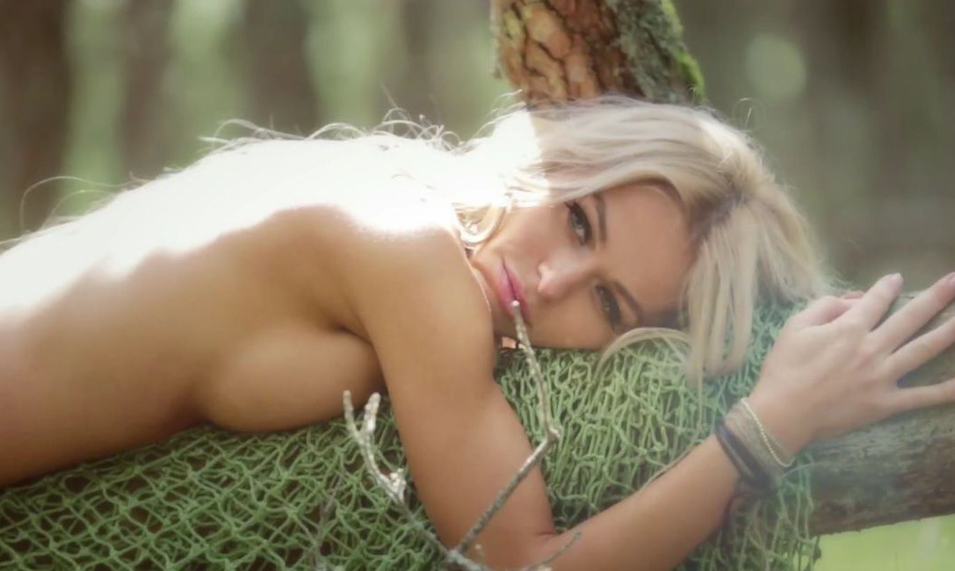 Голая Анн Хилькевич