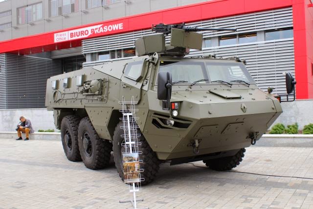 Renault_trucks_defense_presents_VABMkIII_and_sherpa_light_640_002.jpg