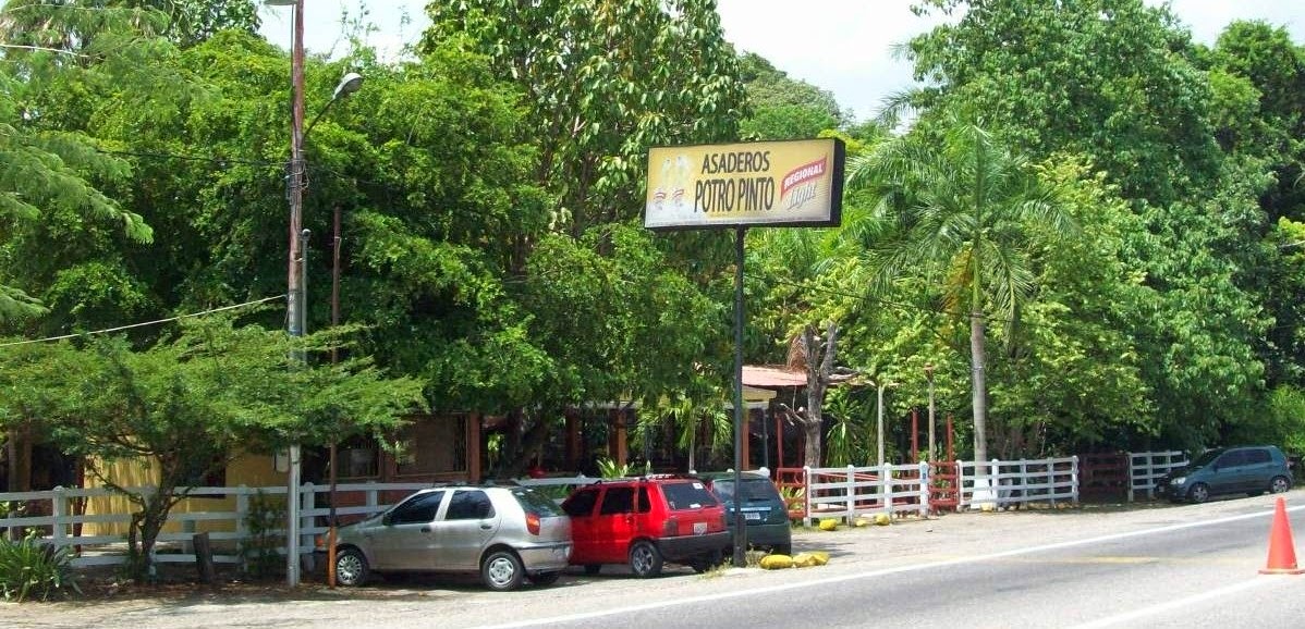 ASADOS POTRO PINTO, C A LA RAYA MENEGRANDE EDO ZULIA