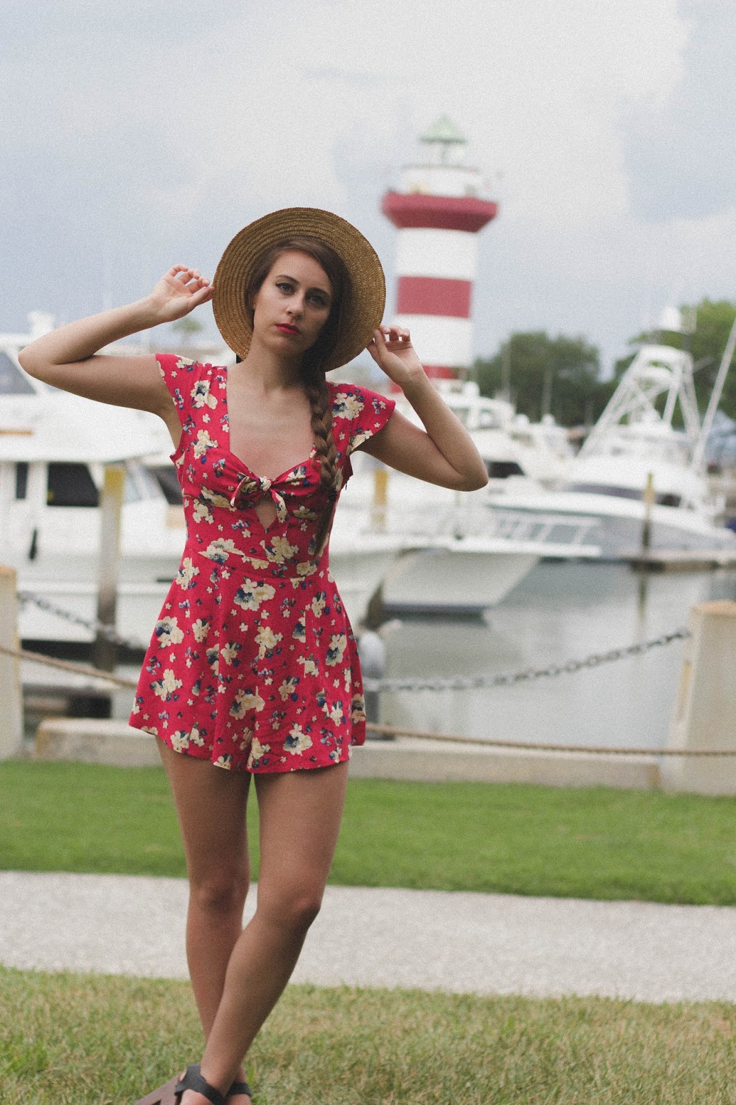 Vintage, retro, style, vintage style, retro style, romper, floral, boater hat, taylor swift style, summer outfit, beach outfit, beachwear retro, forever 21, classic, fashion, personal style blogger, fashion blogger, movie blogger, film blogger, girly, 