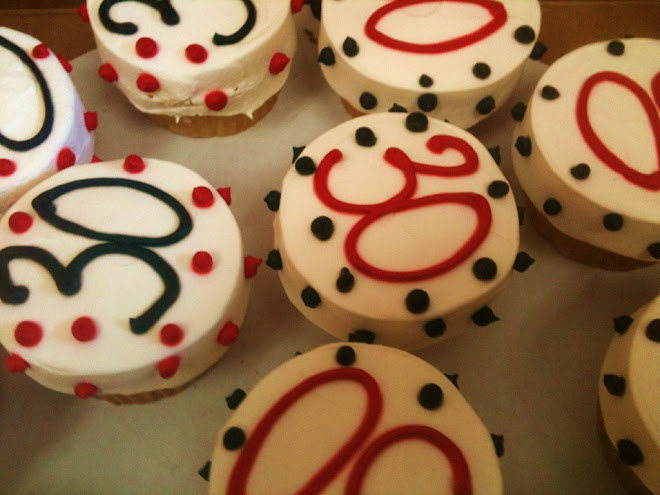 30_Dot_Birthday_Cupcakes