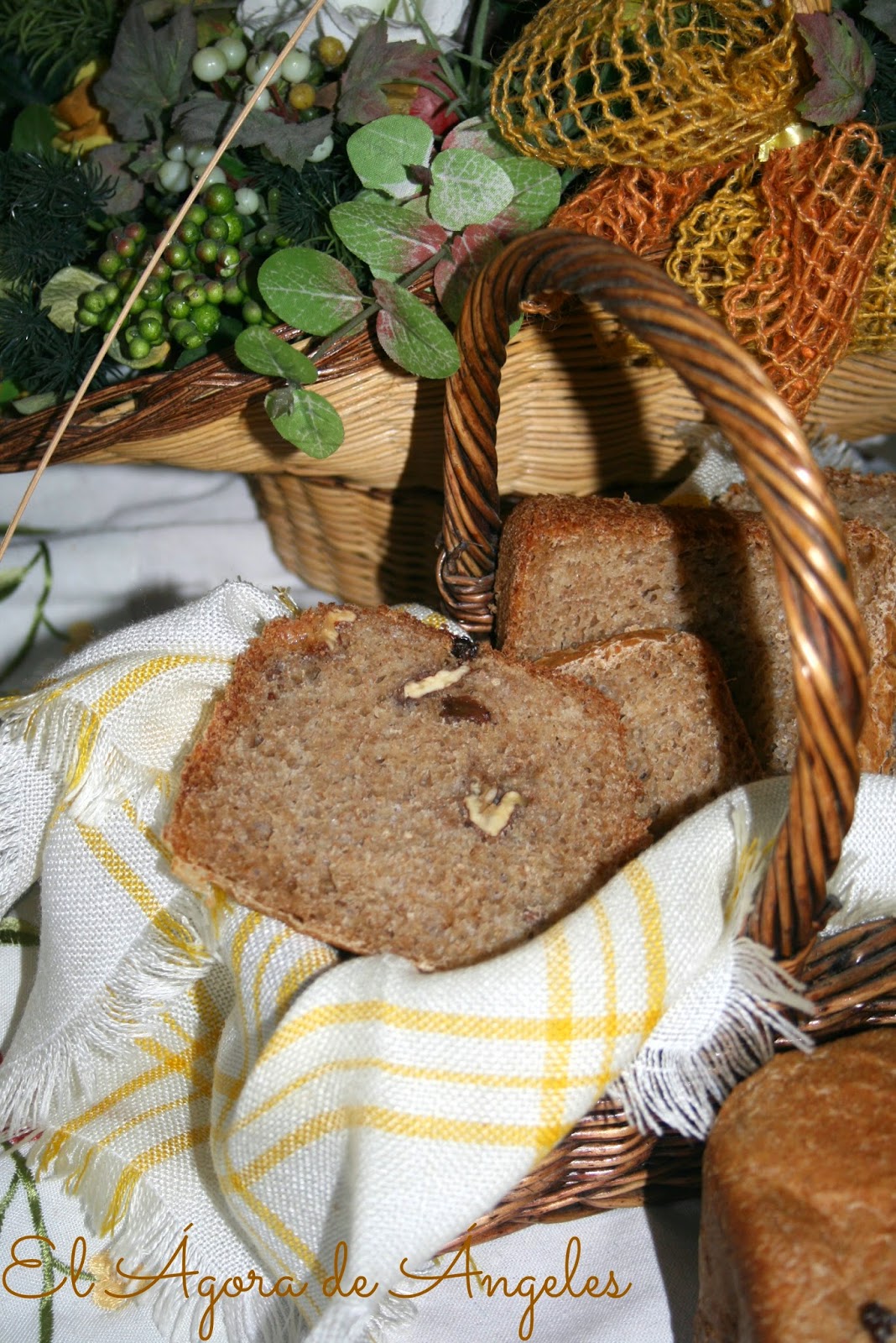 Pan de molde integral con nueces y miel