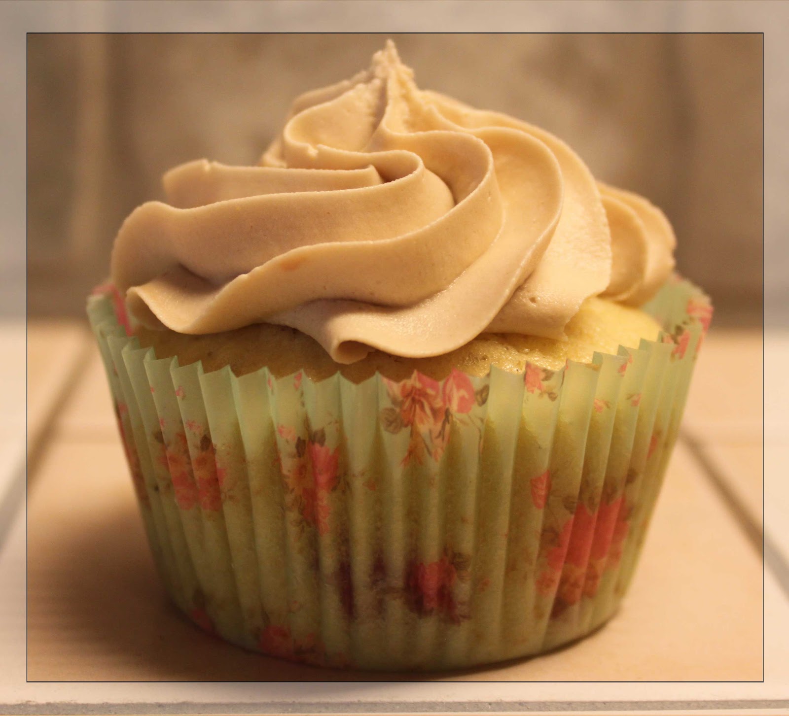 VEROPENN Vaniljmuffins med hallon & vitchoklad