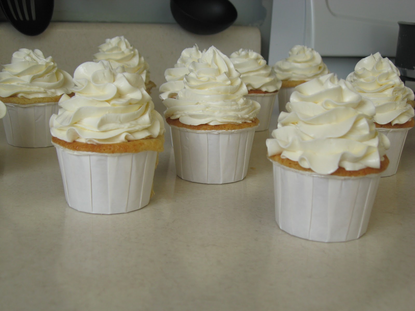 A Kitschy Girl's Guide To Cupcakes and More Pineapple Cupcakes with Italian Butter Cream