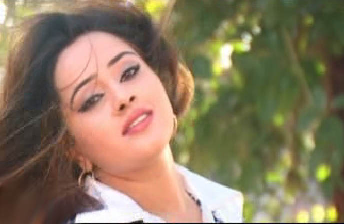 Nadia Gul Pic