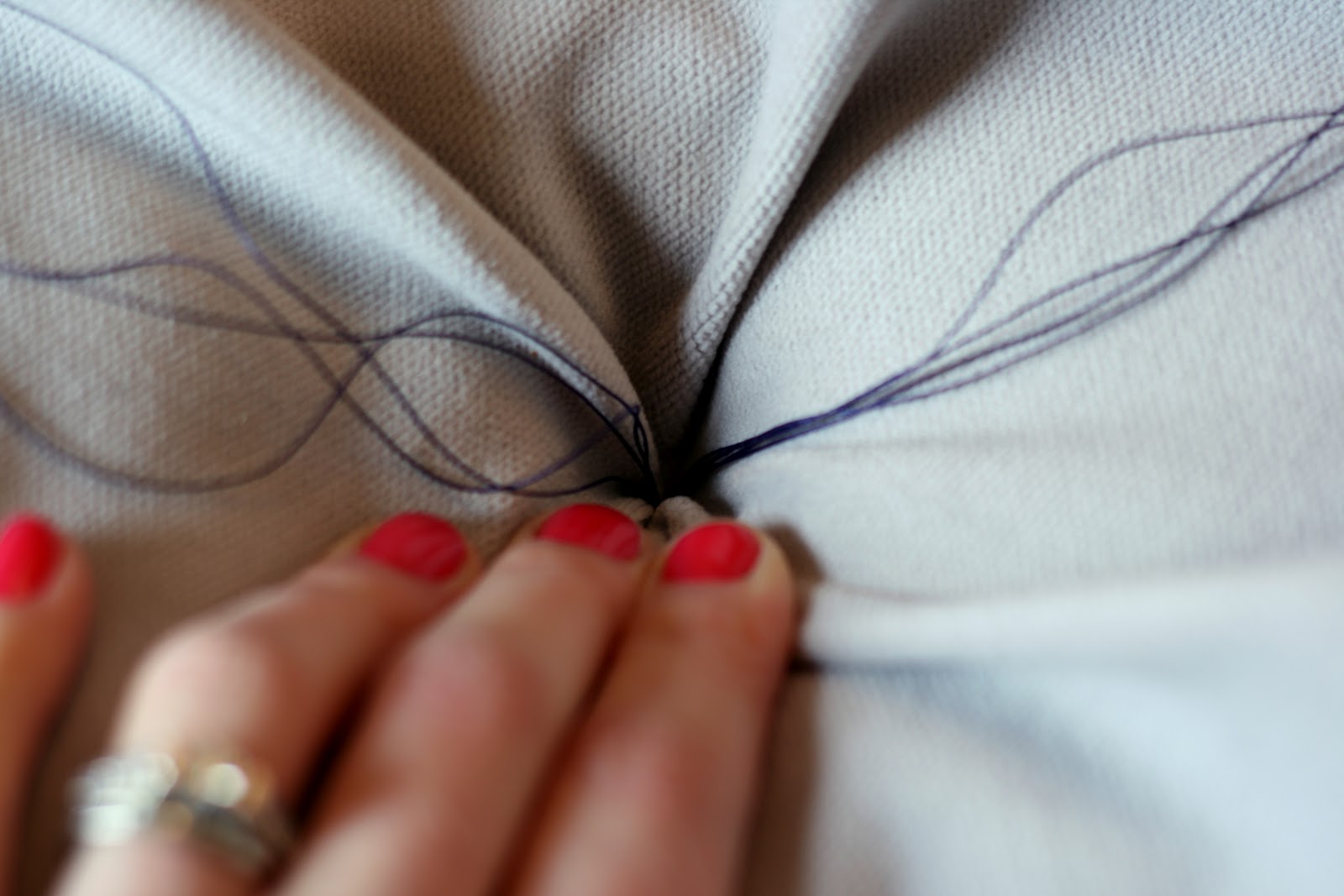 Here it comes... Profesh headboard tufting tutorial! / Create / Enjoy