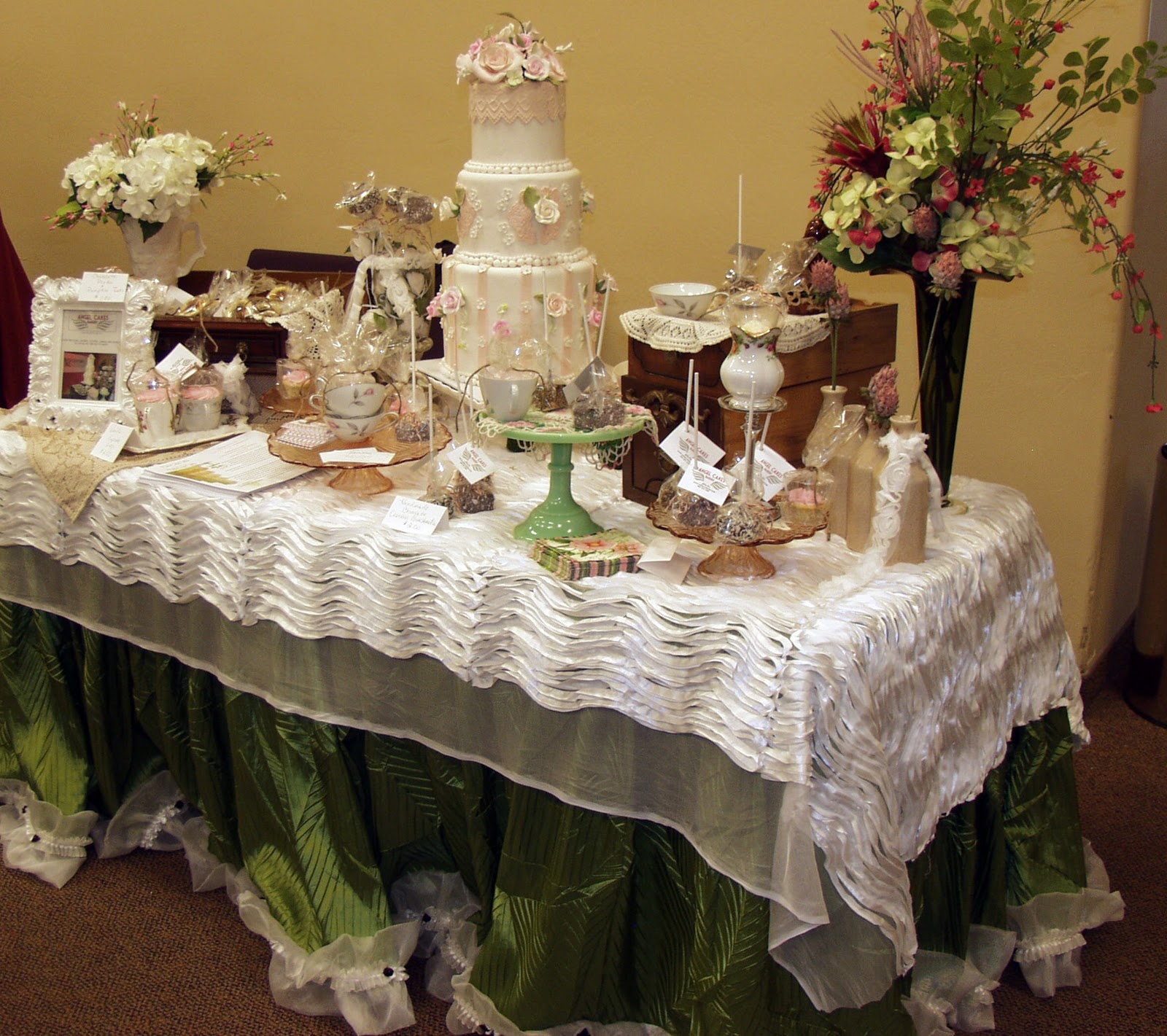 Vintage Dessert Table at Josephine Rozier blog
