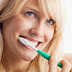 5 beauty τρόποι να χρησιμοποιήσεις μια παλιά οδοντόβουρτσα!