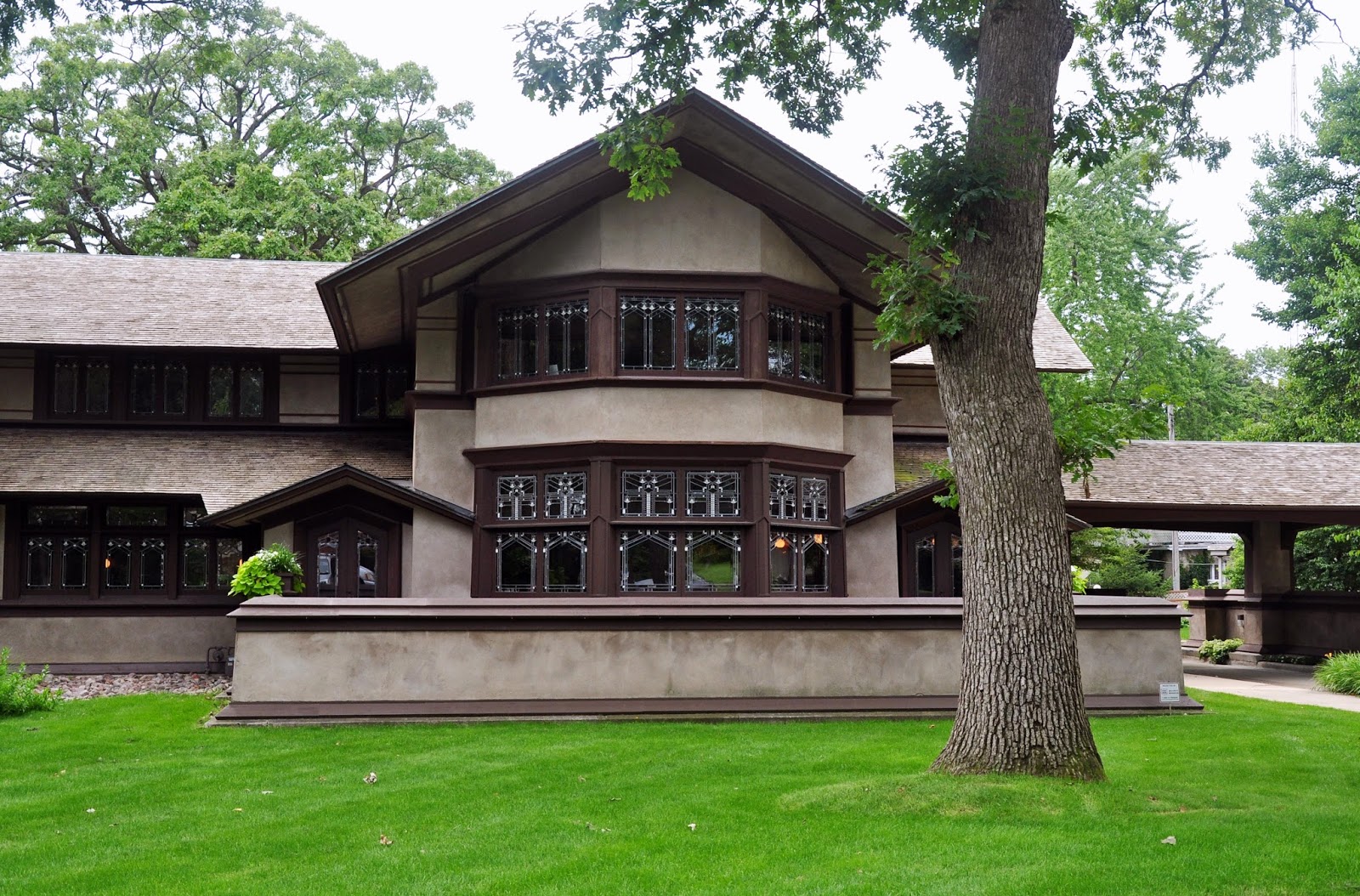 Hickox House. Kankakee, Illinois. 1900. Prairie Style. Frank Lloyd