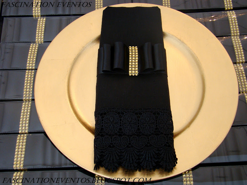 PORTA_GUARDANAPOS_CASAMENTO_PRETO_DOURAD