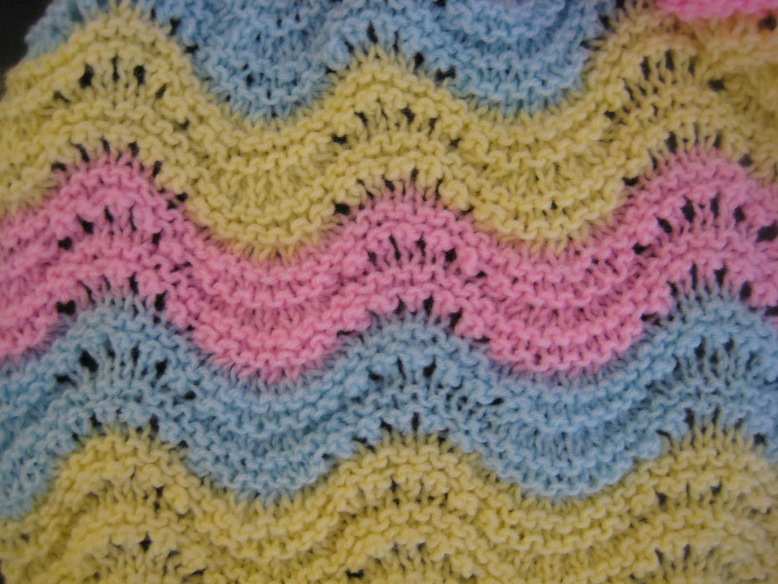 A very simple feather & fan pattern