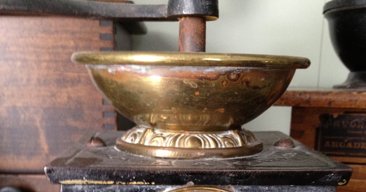 Antique Hunter Antique Cast Iorn Coffee Mill