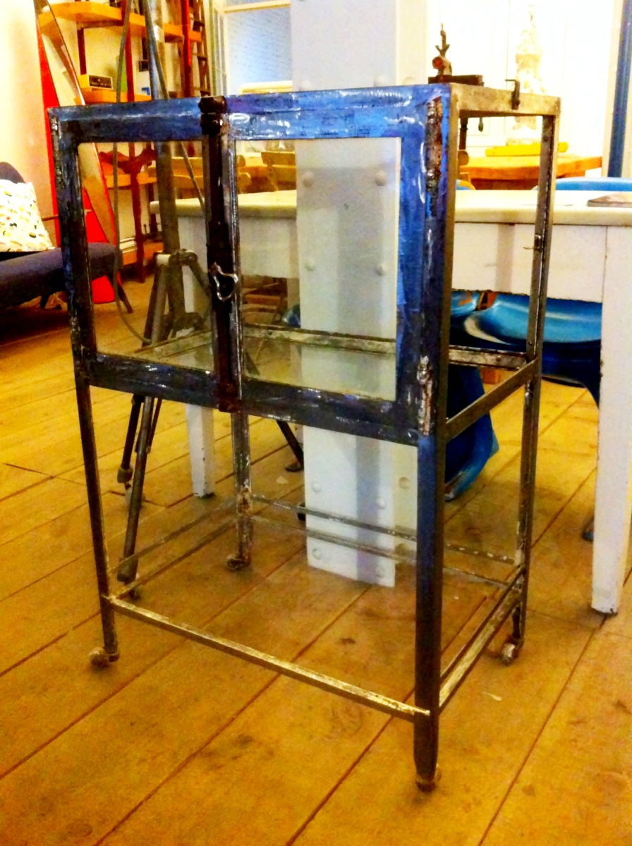 VINTAGE 4P. Tu tienda de muebles vintage en Madrid.: enero 2013