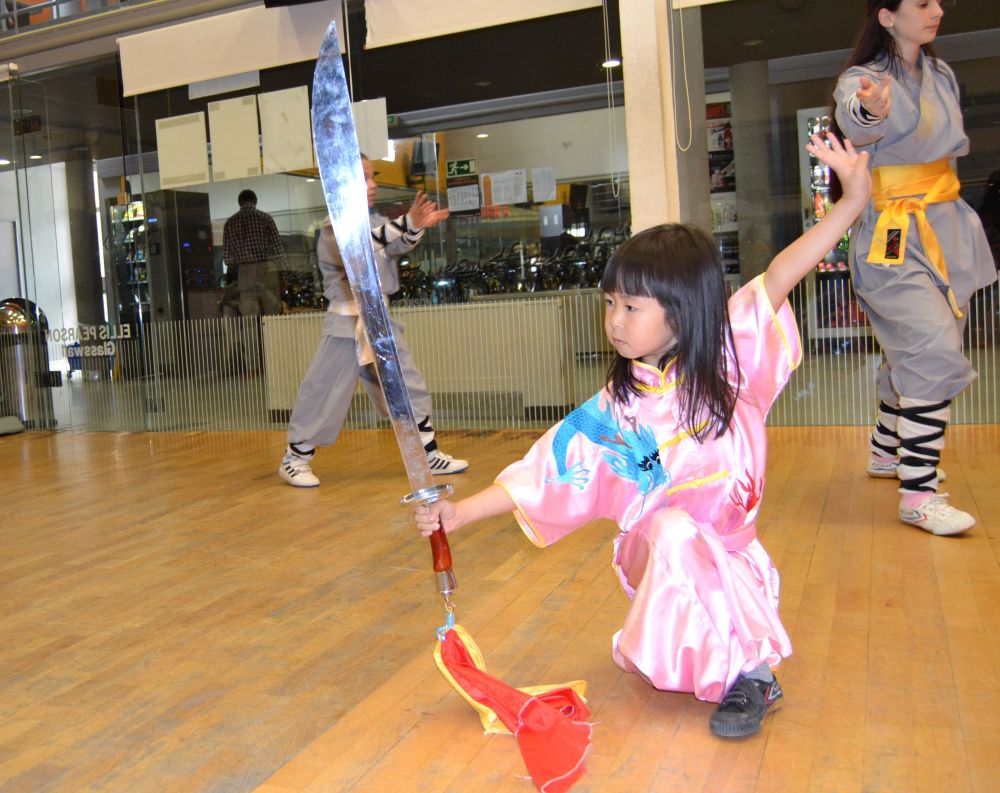 Infantil Defensa personal Infantil y Adultos - GrandMaster Senna y Master Paty Lee