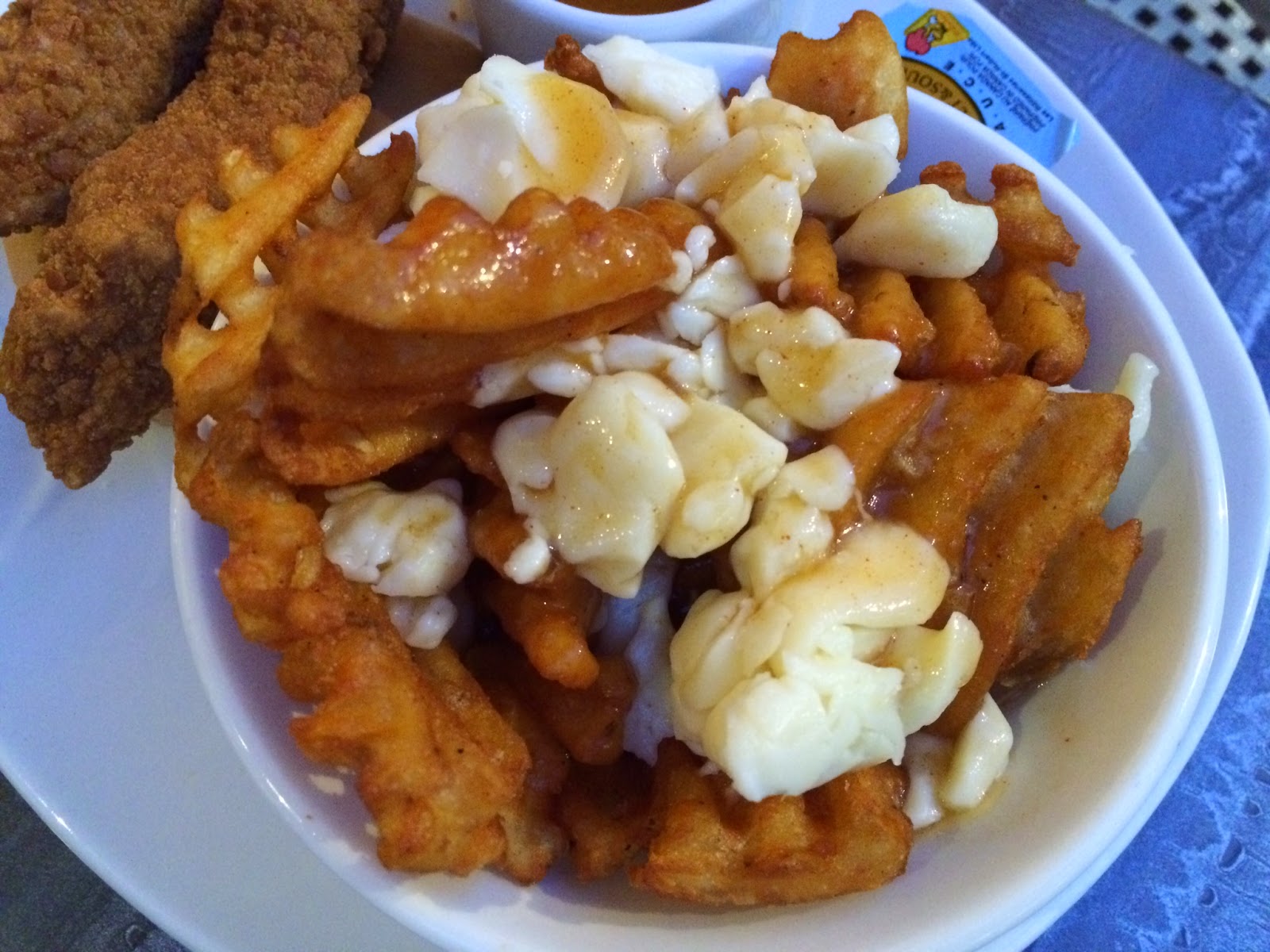 Waffle Fries Poutine From StHubert (Secret Menu) / セント ヒューバートのワッフルフライ
