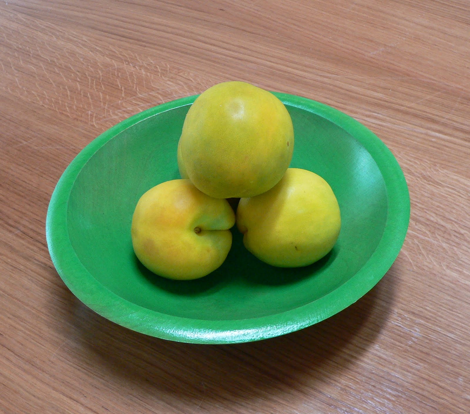 Inside the artisan Mango Nectarines