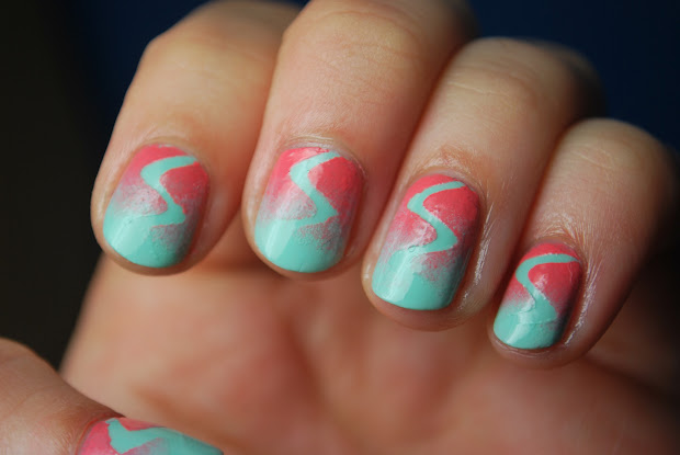 wellnailed x. squiggle vinyl gradient