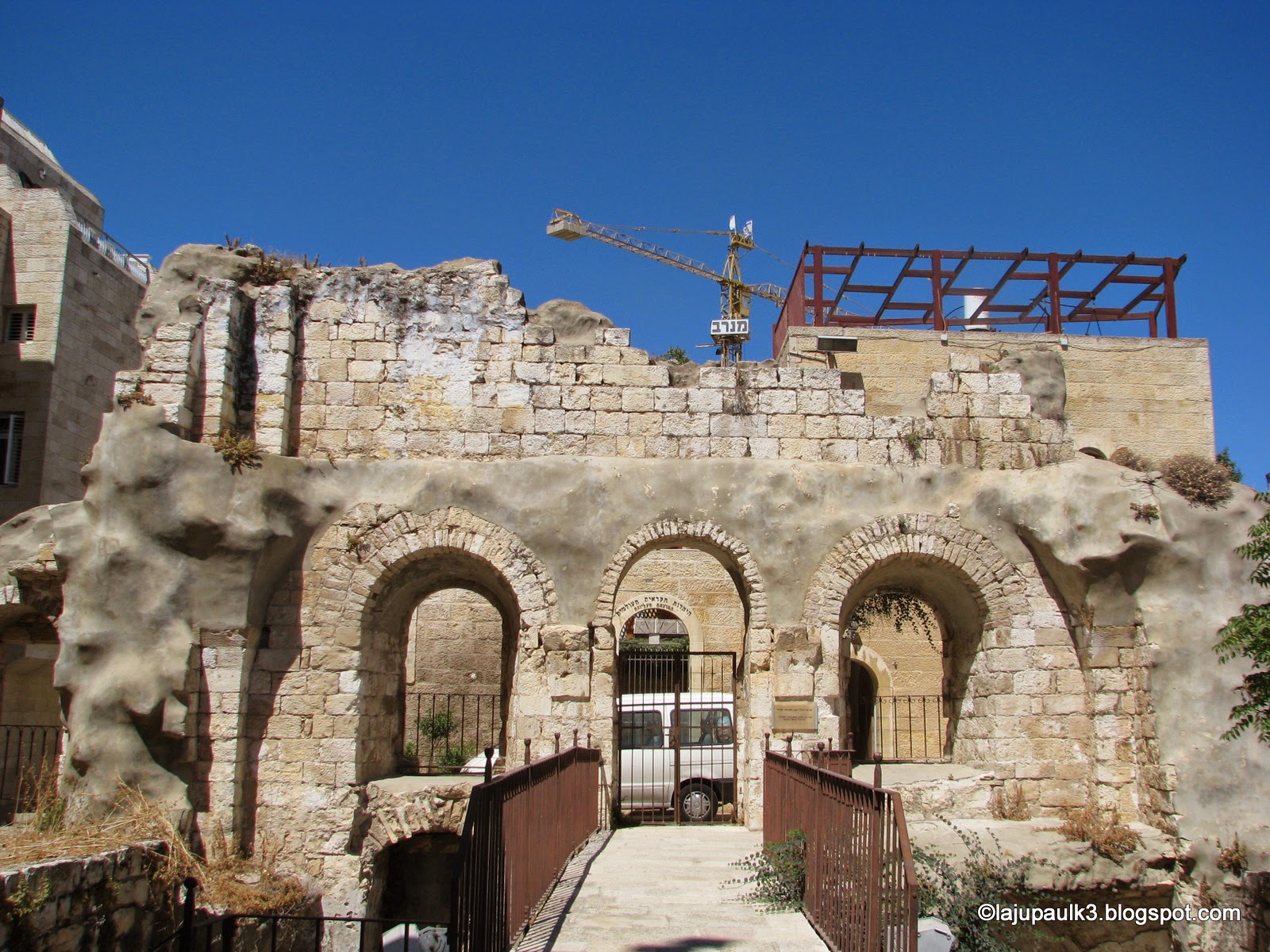 THROUGH THE LAND OF ISRAEL III 33) Tiferet Israel Synagogue or Nissan
