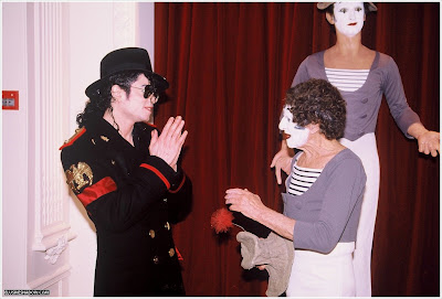 Michael Jackson em Visita ao Museu Grevin na França Michael+jackson+grevin+%284%29