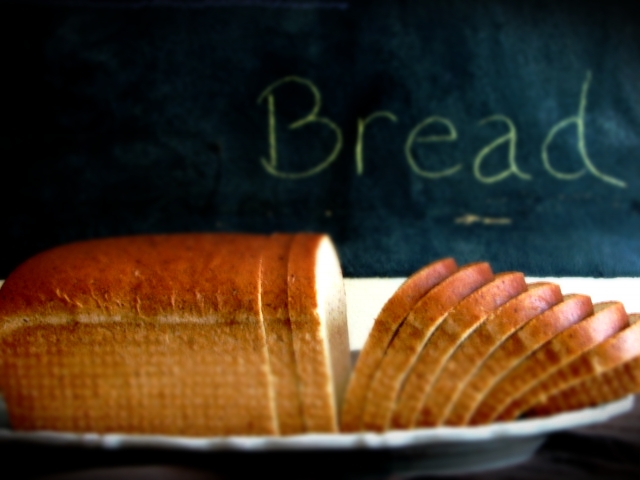 new 2 vegan diaries: Homemade bread....no eggs, no milk!