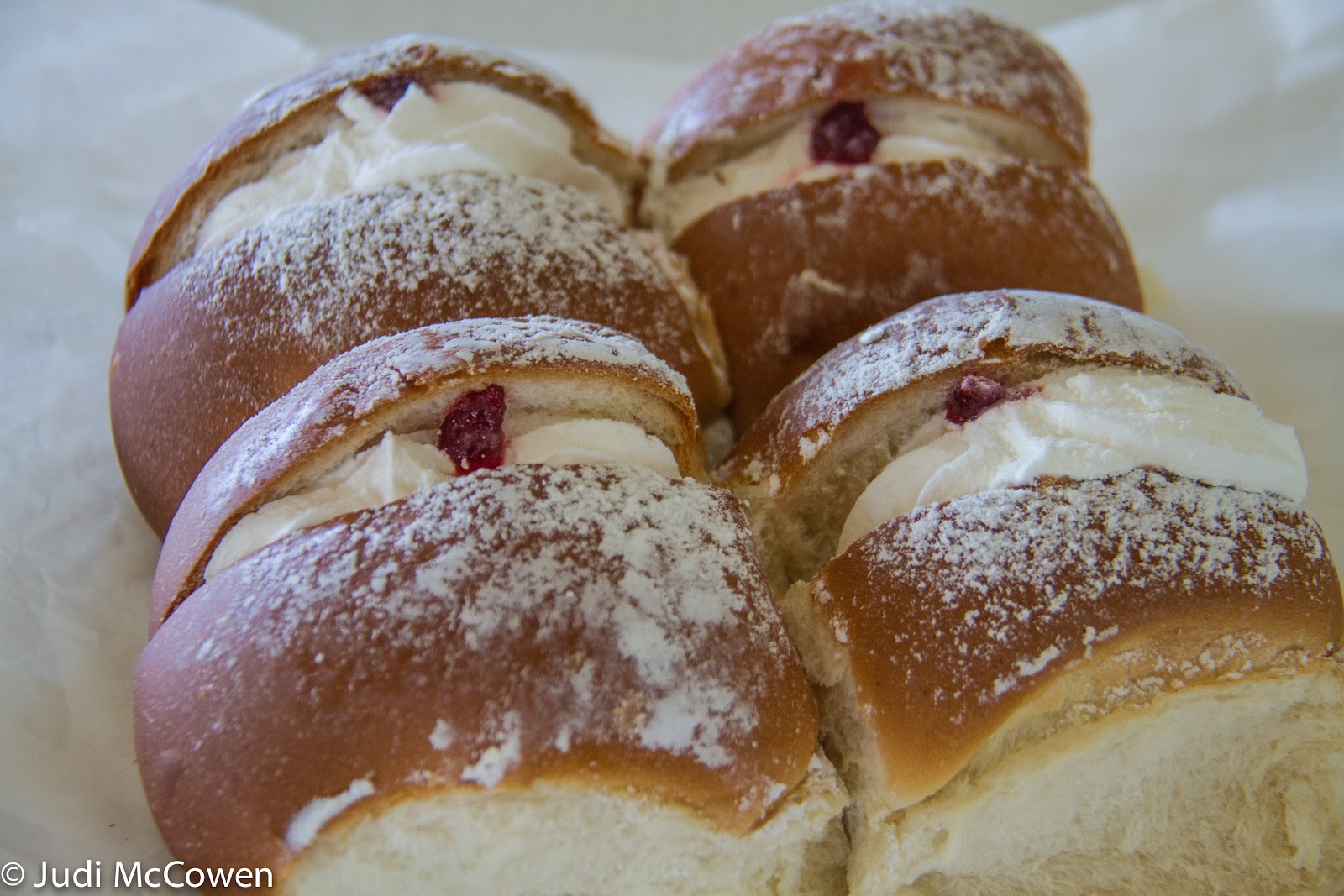 Cream Bun Homecare24