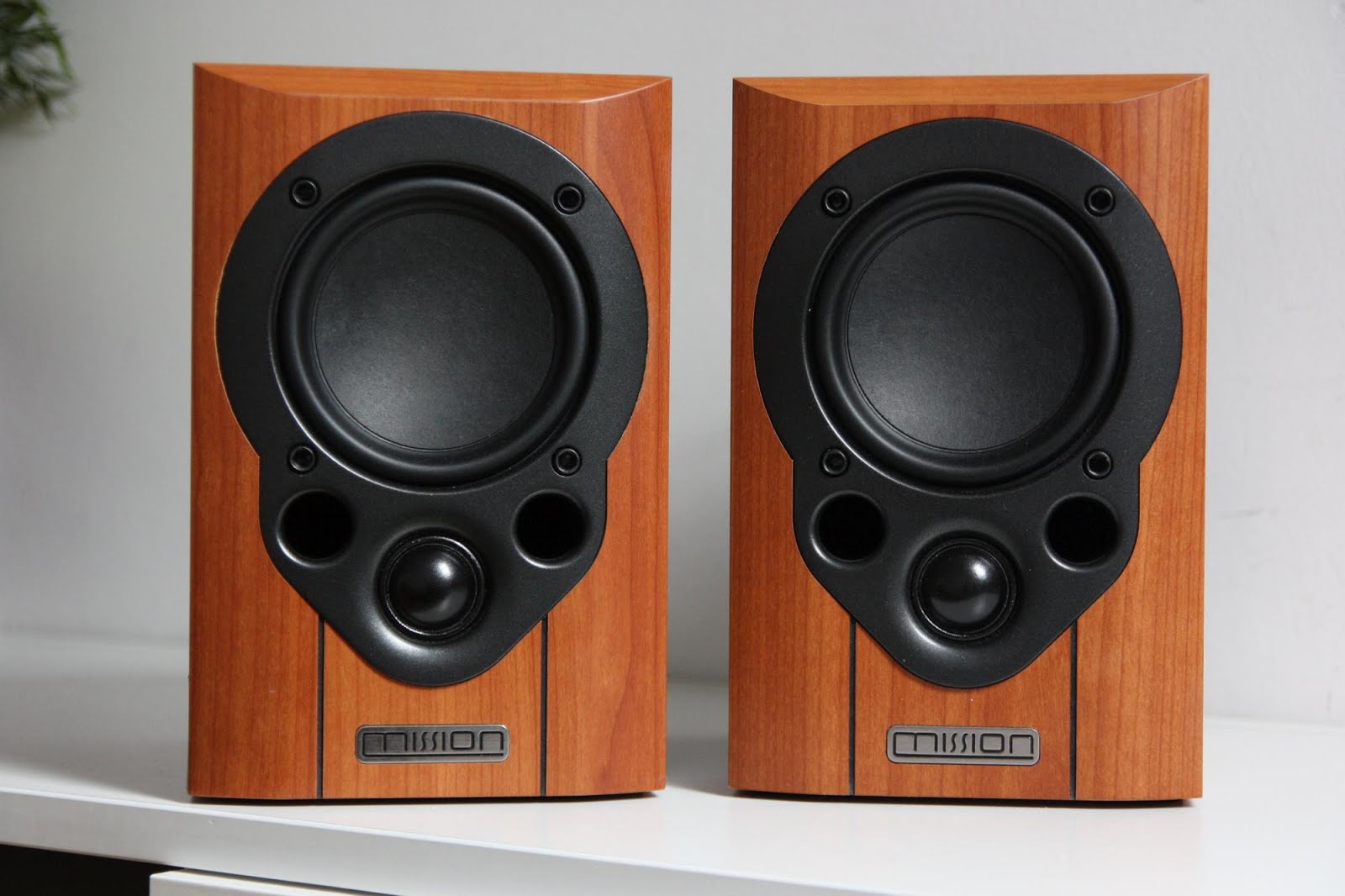 mission m30i speakers