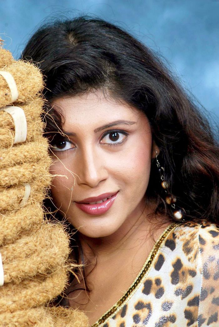 Tamil Actress Ranjitha Hot Stills